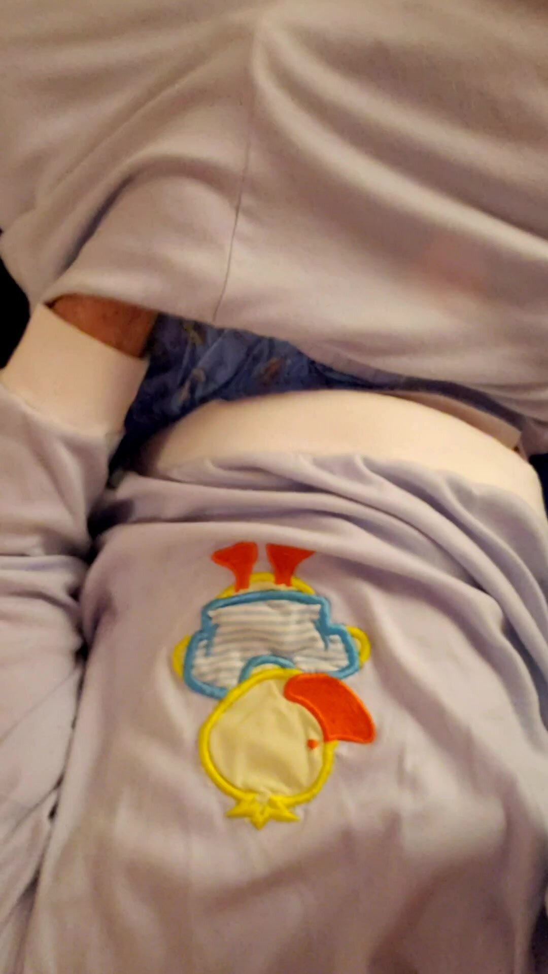 Short video clip of me masturbating in my cloth diaper - ThisVid.com 中文