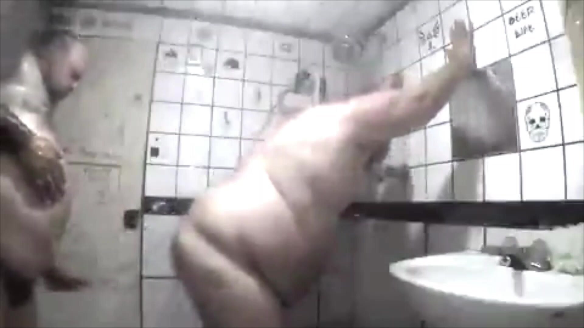 Dirty bears shower and fuck - ThisVid.com