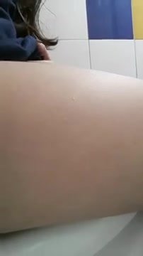 Korean girl pooping on toilet - video 2 - ThisVid.com