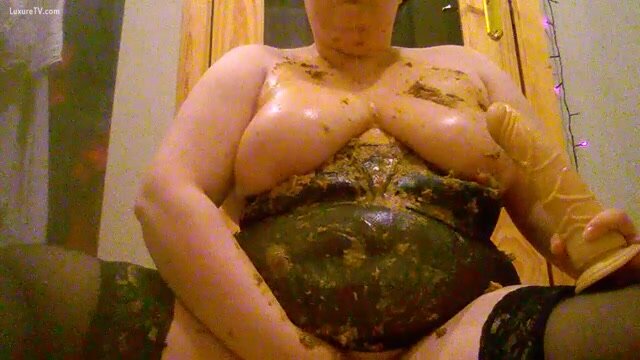 Bbbw Porn Vomit And Shit - BBW eats shit and pukes - ThisVid.com