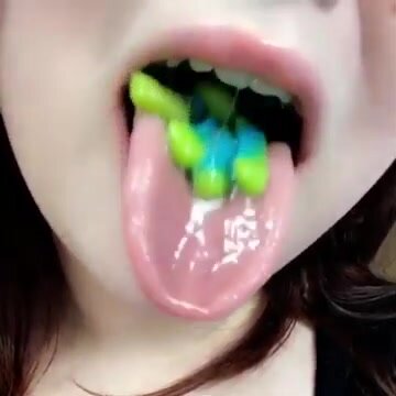 Gummy Octopus Swallow - ThisVid.com