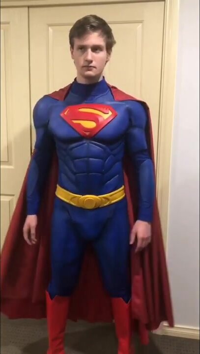 Superman Cosplay - Superman Cosplay - ThisVid.com