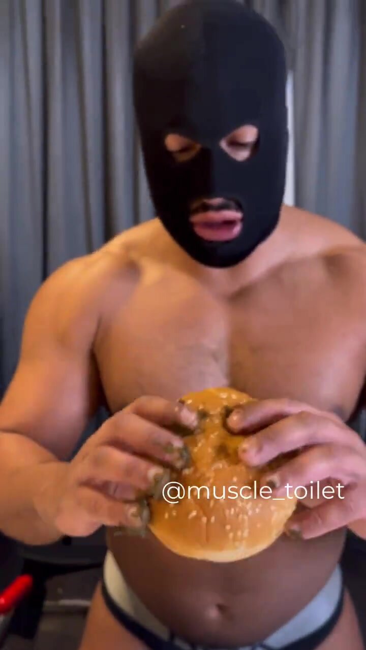 Muscle daddy eating a shit sandwich - ThisVid.com em inglês