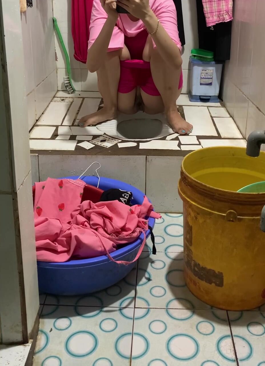 Vietnamese Poop REAL voyeur