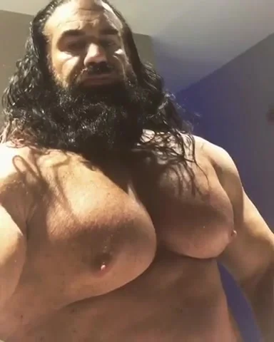 Big Muscle - Big Muscle Tits - ThisVid.com