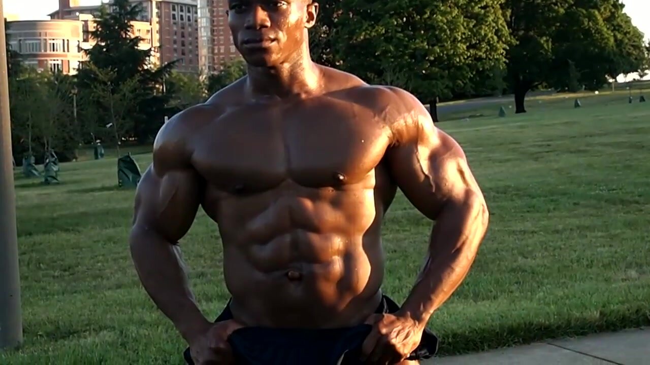 Black Bodybuilder - video 5 - ThisVid.com