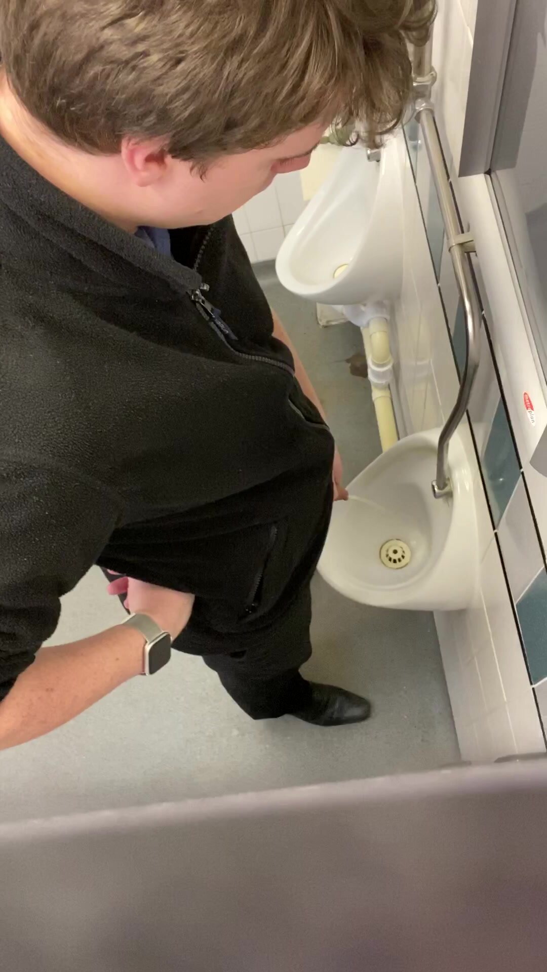 Spy on guy peeing over stall urinal - ThisVid.com