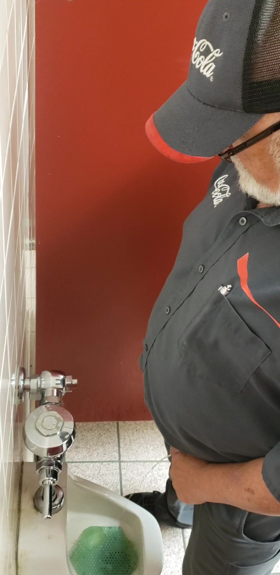 Big Coke Video Bathroom - Big-Bellied Small Coke Grandpa (Cock/Coke Pun) - ThisVid.com