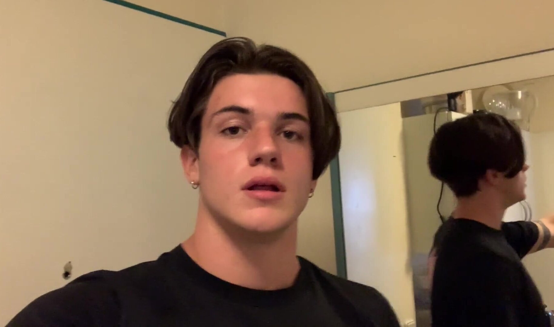 Amazing boy with great dick and face - ThisVid.com