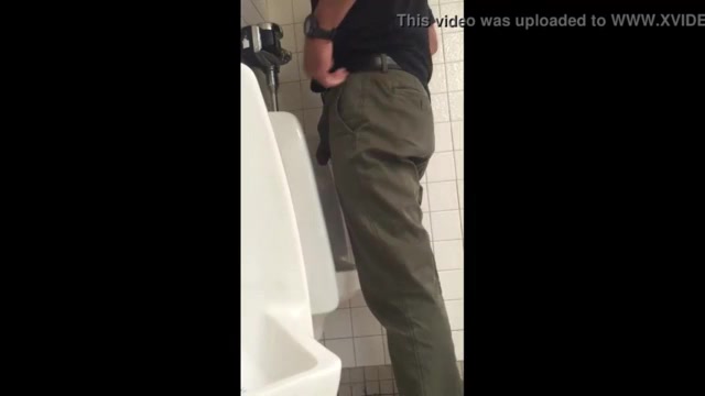 Very Huge Cock Pissing - Great spy videos big cocks pissing at the urinal - ThisVid.com