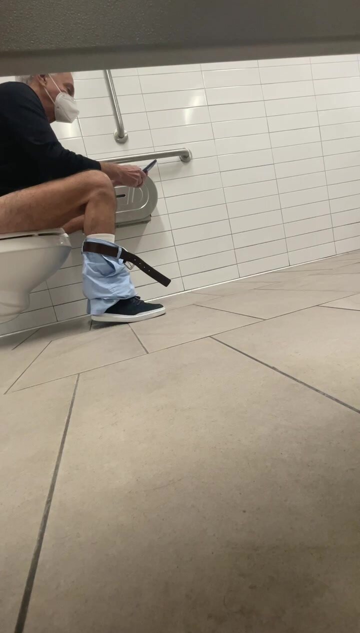 Plopping Toilet