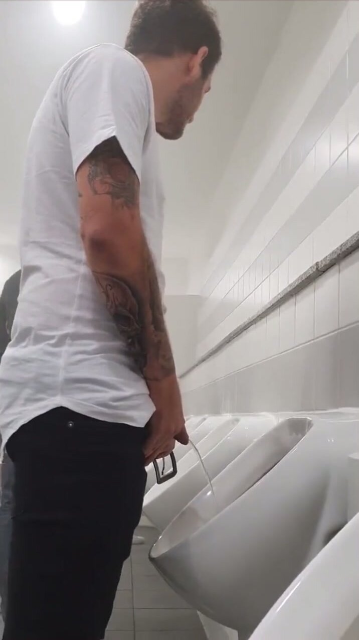 Urinal spy vid 76 - white t shirt and tats - ThisVid.com