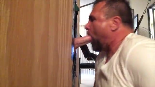 640px x 360px - Muscle Daddy Gloryhole - ThisVid.com