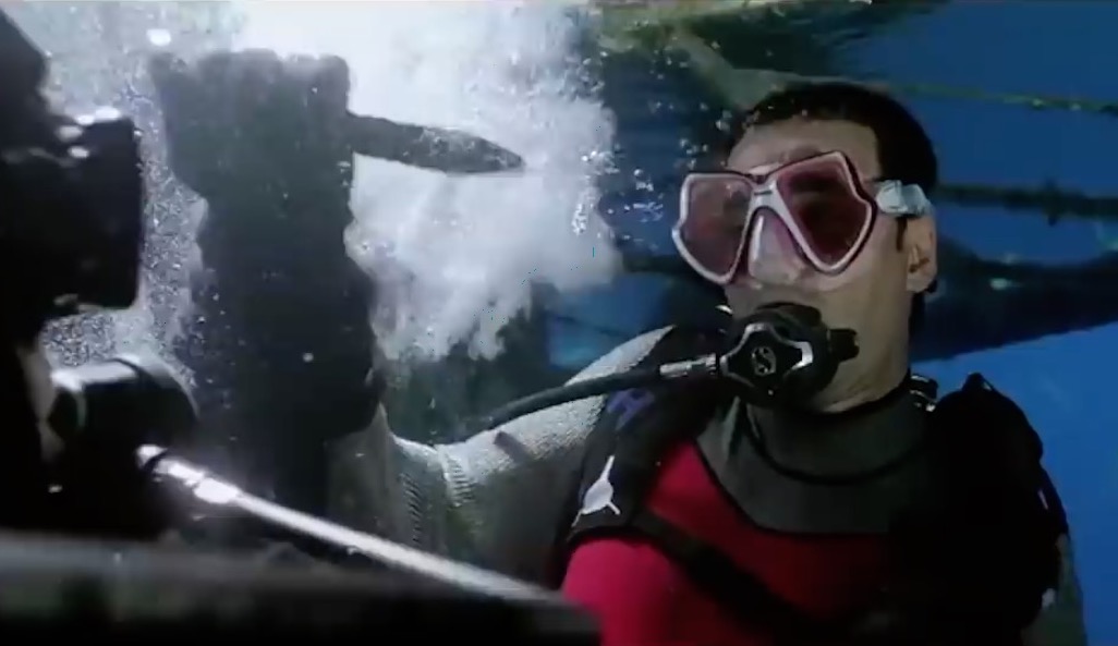 Scuba Fight ends in Out of Air Situation low quality  ThisVid com 