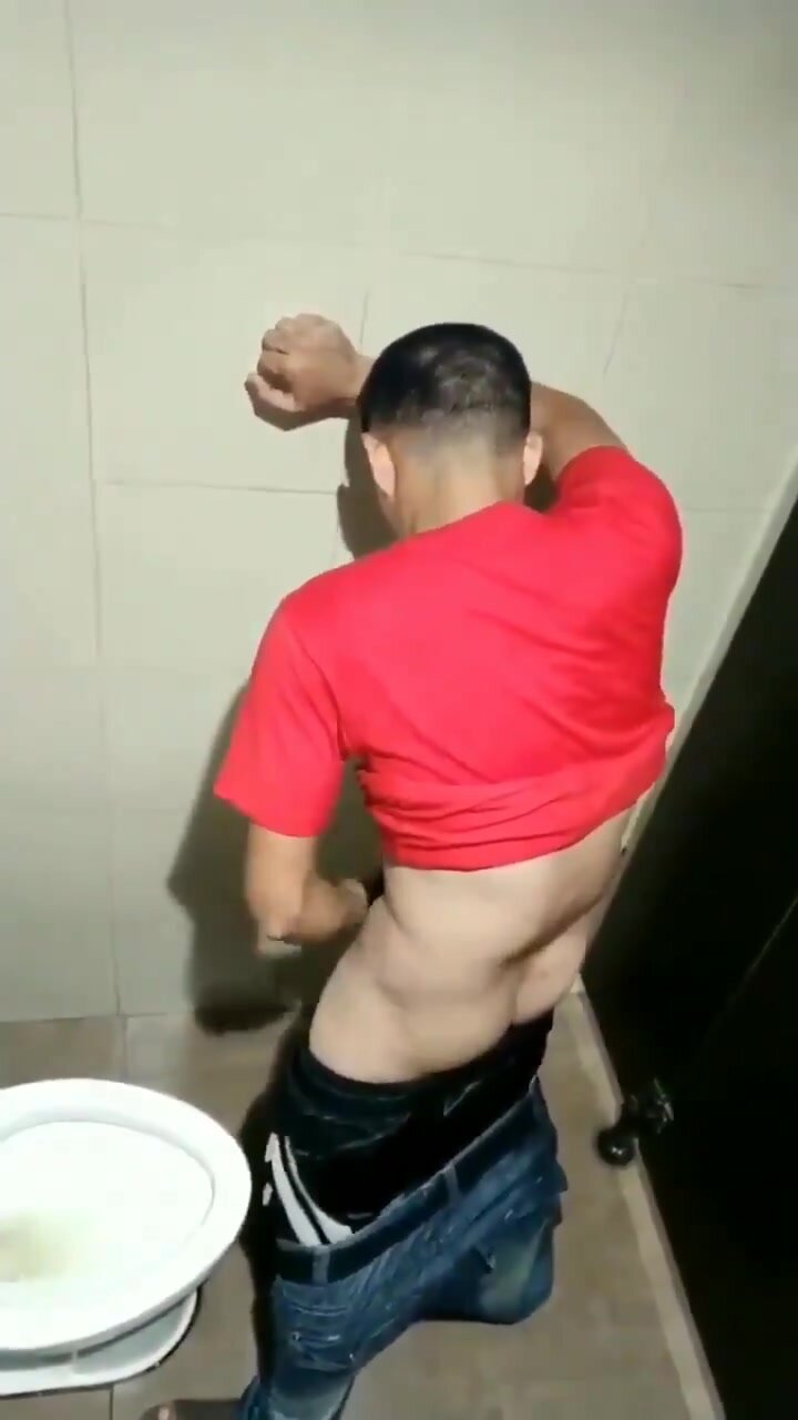 Guy caught jerking off in public bathroom