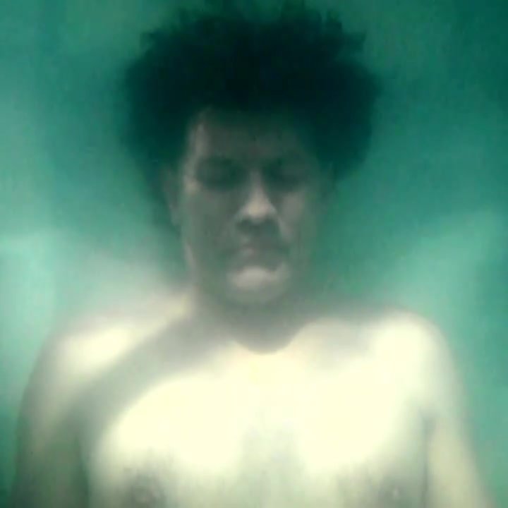 Underwater barefaced extended breathold - ThisVid.com