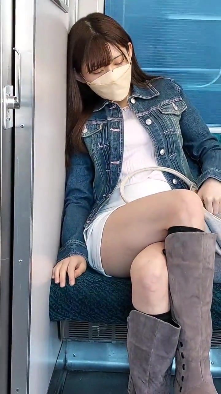 Japanese Panties Upskirt On Train - Train upskirt - video 2 - ThisVid.com