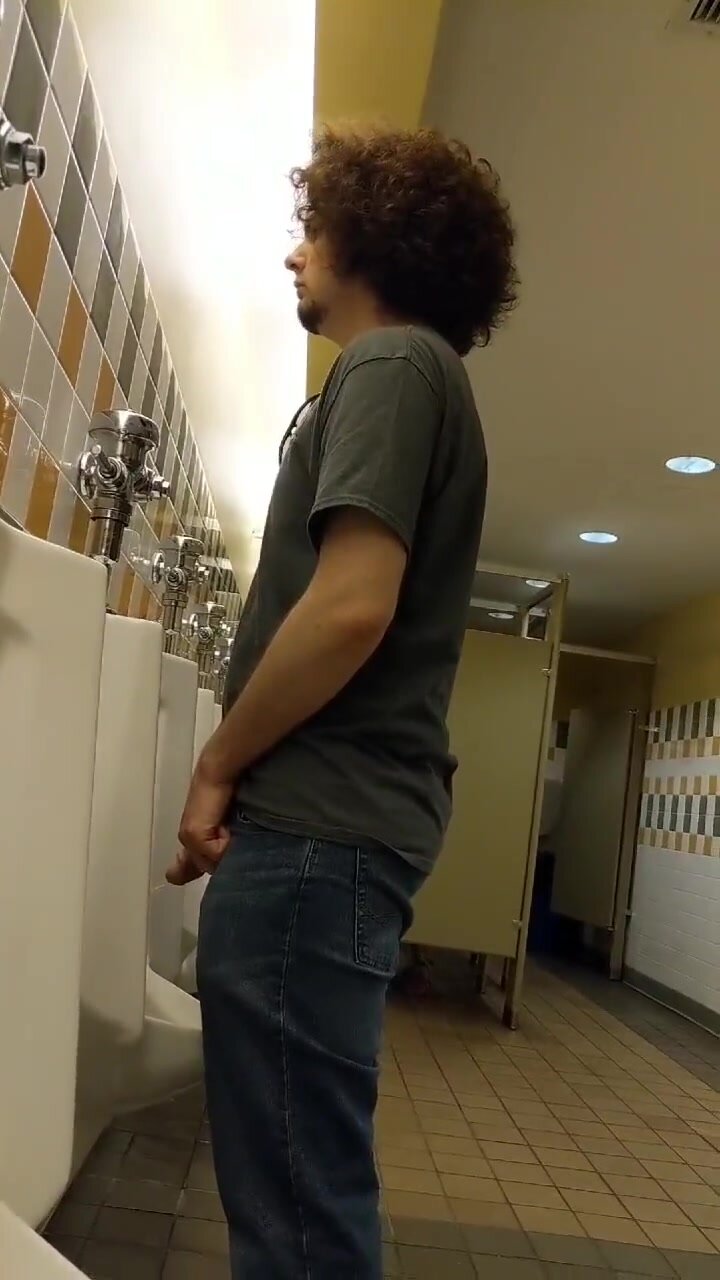 Urinal Spy 100 - video 2 - ThisVid.com