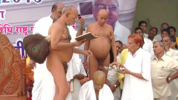 Naked Jain Monks #2 - ThisVid.com