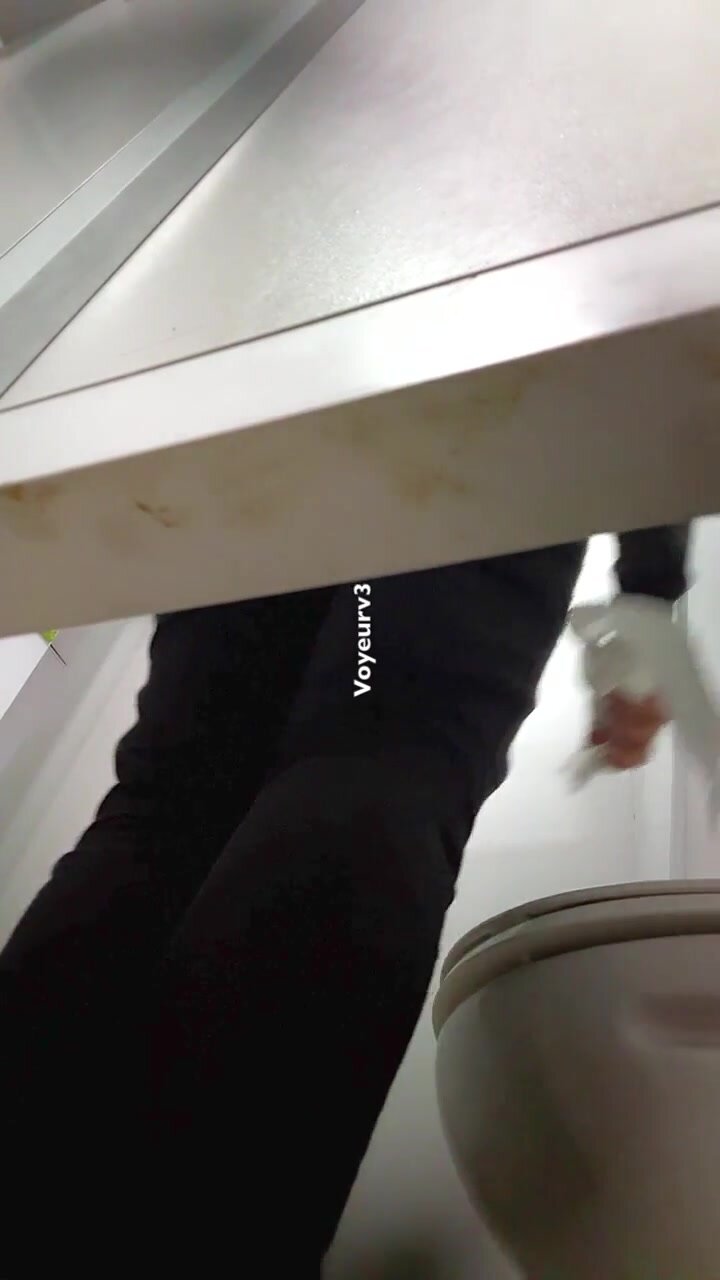 Understall Toilet - ThisVid.com