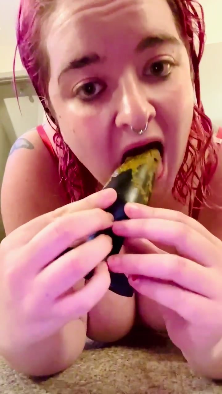Big-titted shitpig Dirtcvnt devours a very dirty plug. - ThisVid.com на  русском