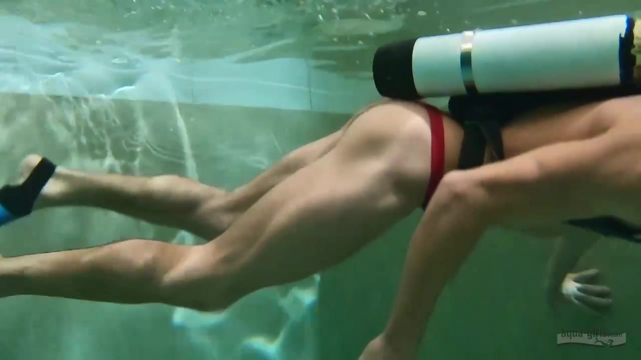 Scuba male drowning - ThisVid.com