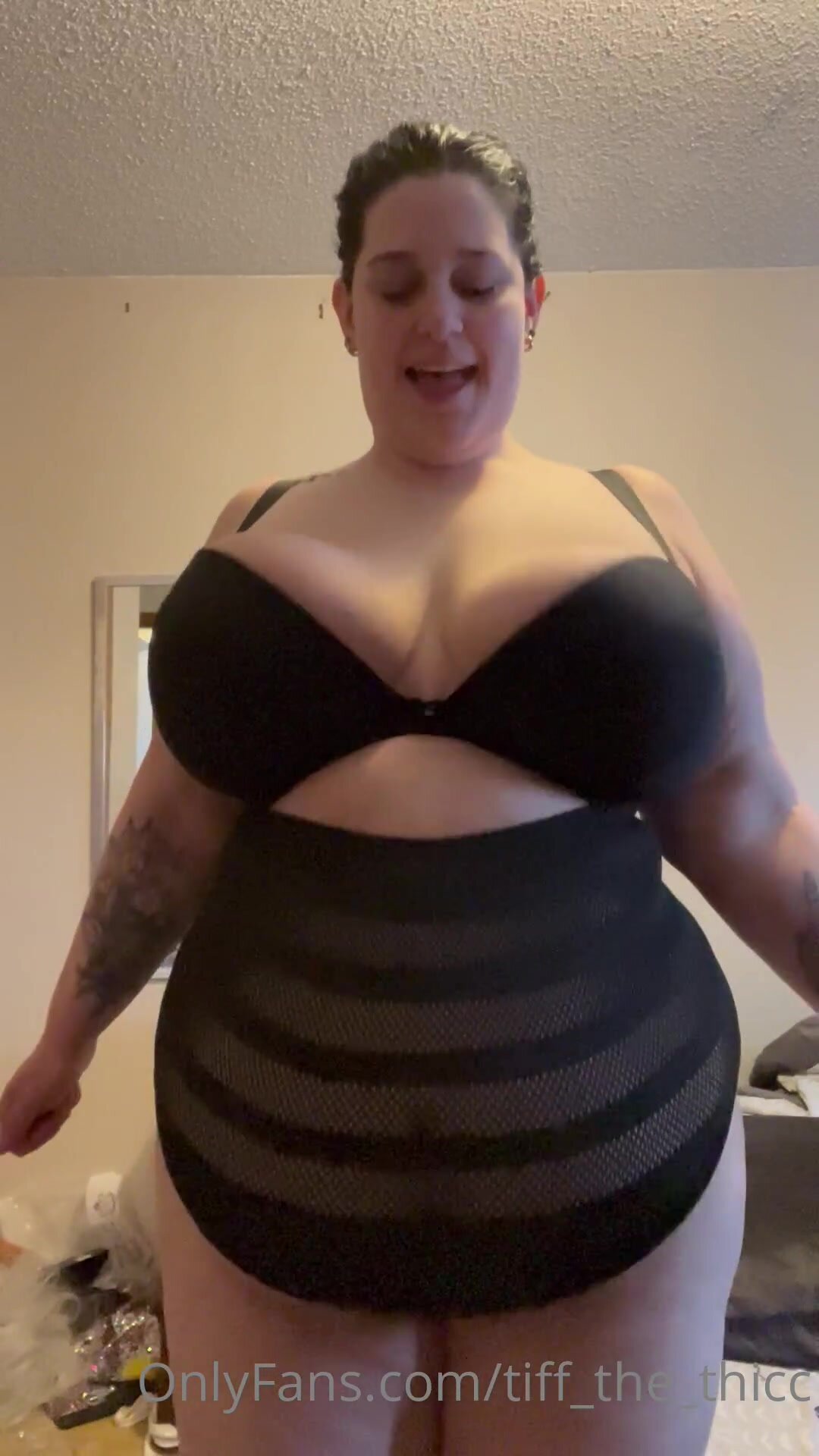 Bbw boucing tits - ThisVid.com