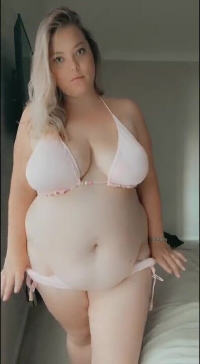 Fat Blonde Wife Nude - Fat blonde stuffing belly 2 - ThisVid.com