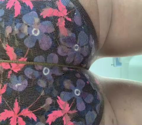 Flower Panty Porn - Flowered Panty Poop - ThisVid.com