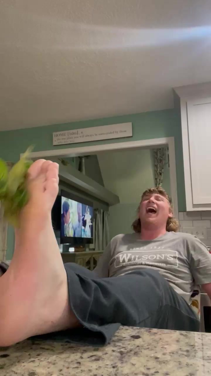 Country straight feet ticklish - ThisVid.com