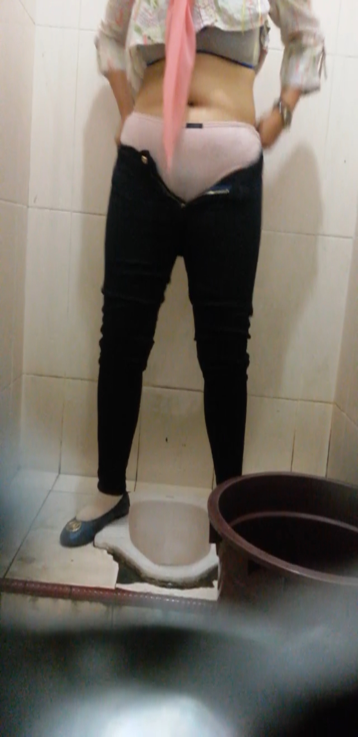 Ngintip pipis di spbu