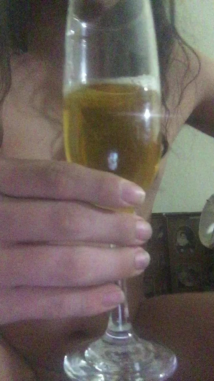 Drinking Wine Hq Porn - Shemale/Femboy/Trap Drinks Their Own Piss - ThisVid.com