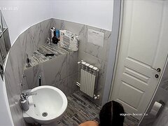 Chuby girl destroys toilet