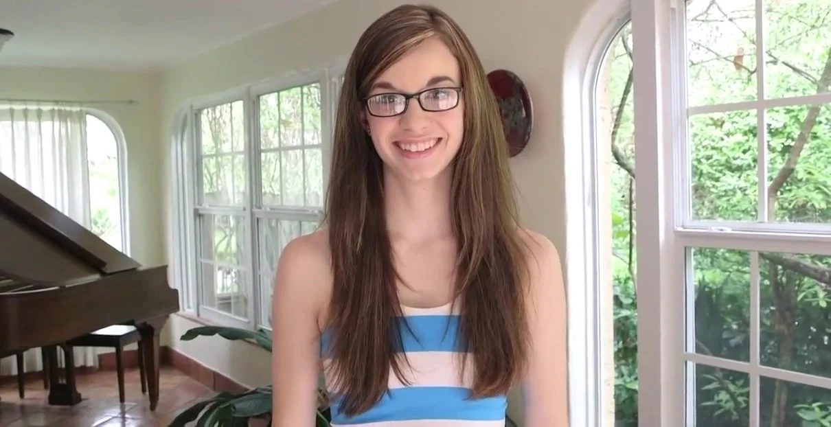 1210px x 622px - Perfect nerdy teen riding a huge cock - teens porn at ...