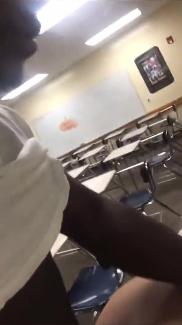 Ebony Classroom Sex - Ebony teacher fucks in her classroom - ThisVid.com