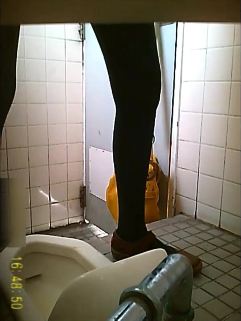 Toilet voyeur japanese