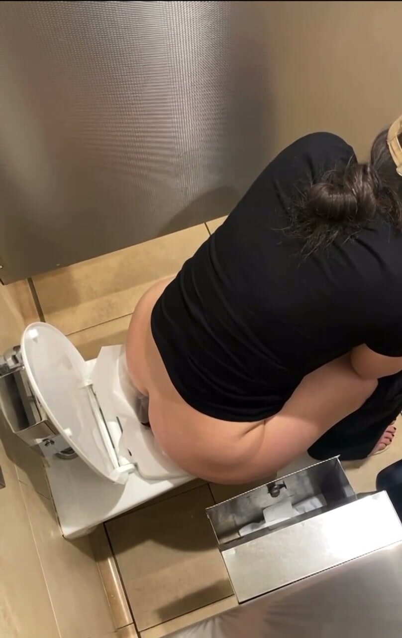 juicy latina toilet voyeur Sex Images Hq