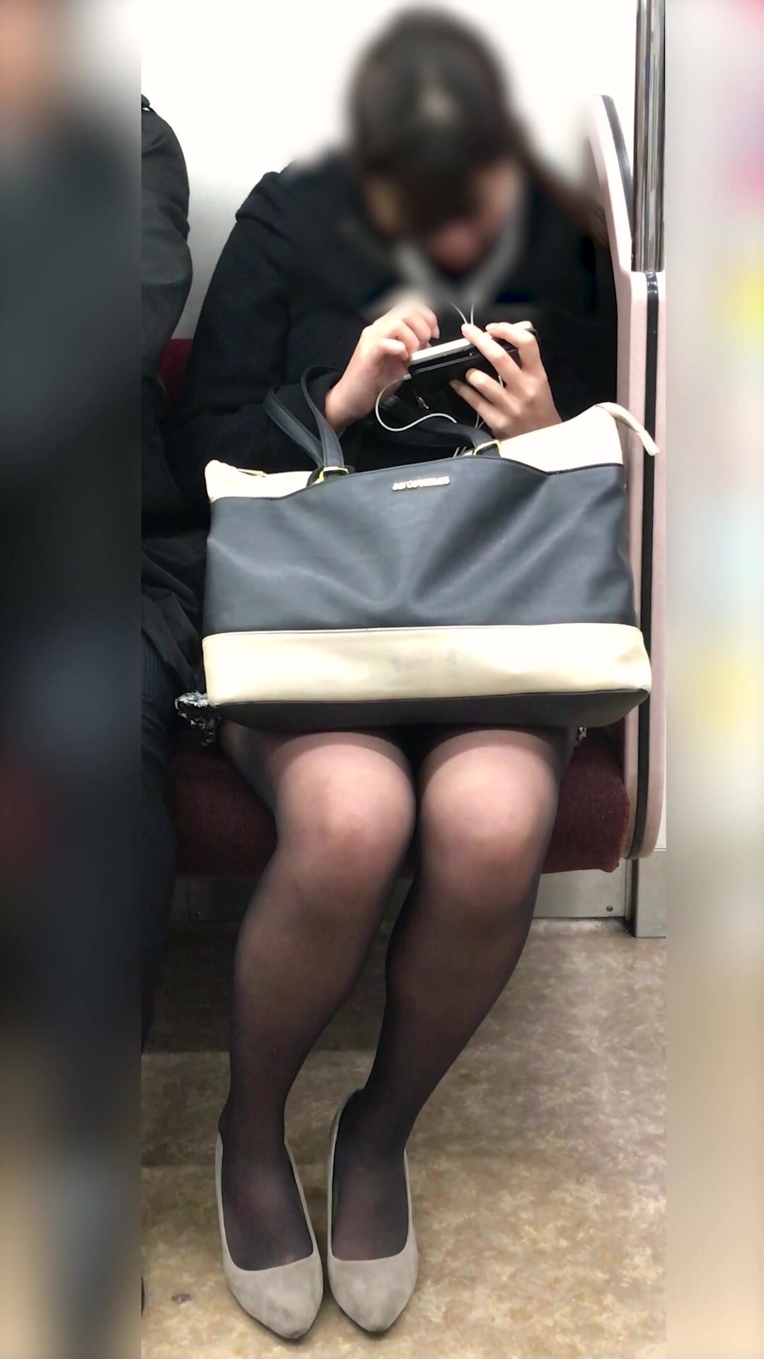 Japanese Lady Pantyhose Upskirt - video 76 - ThisVid.com