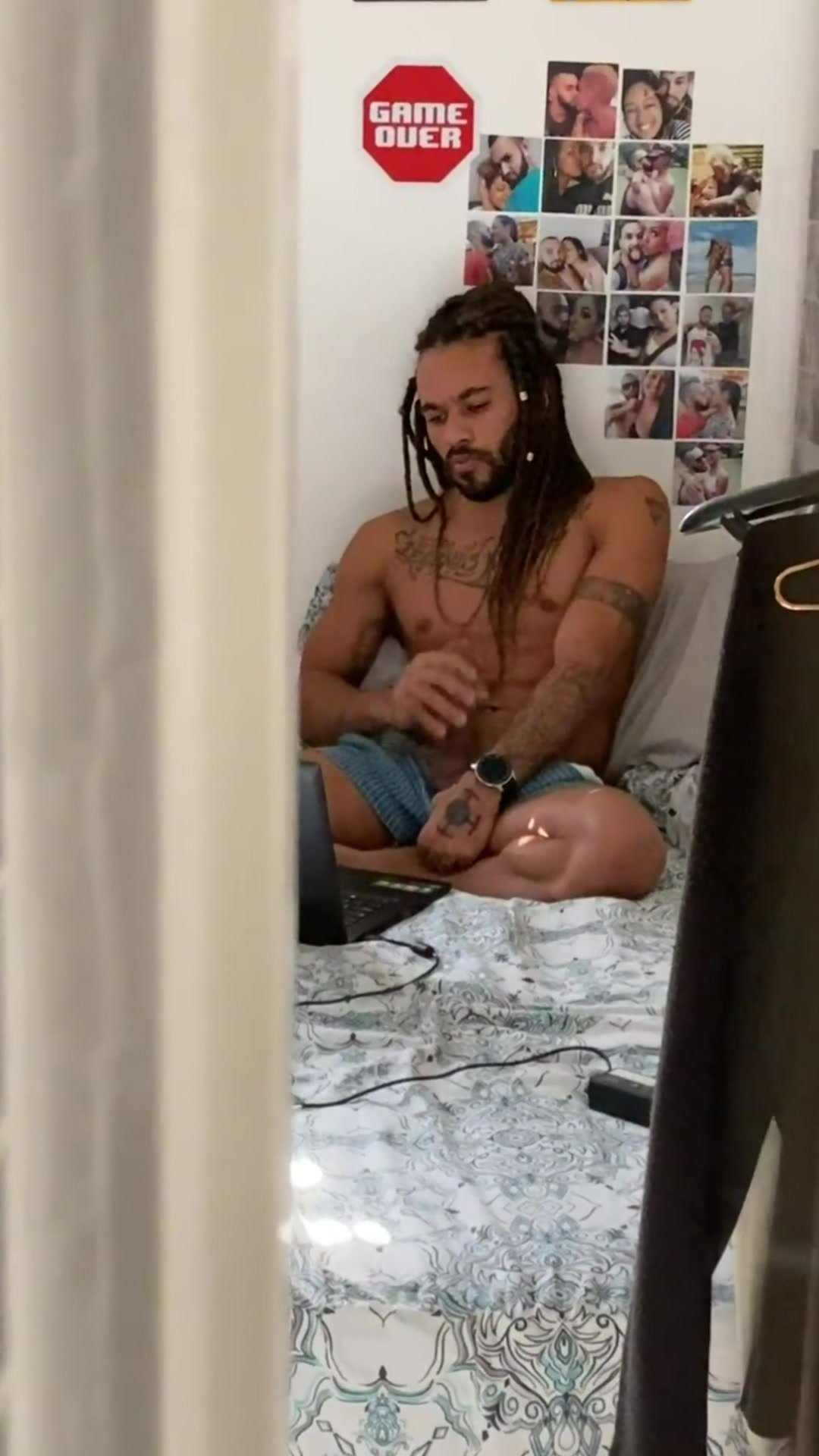 Caught Jerking Off - Long haired man caught jerking off while watching porn - ThisVid.com
