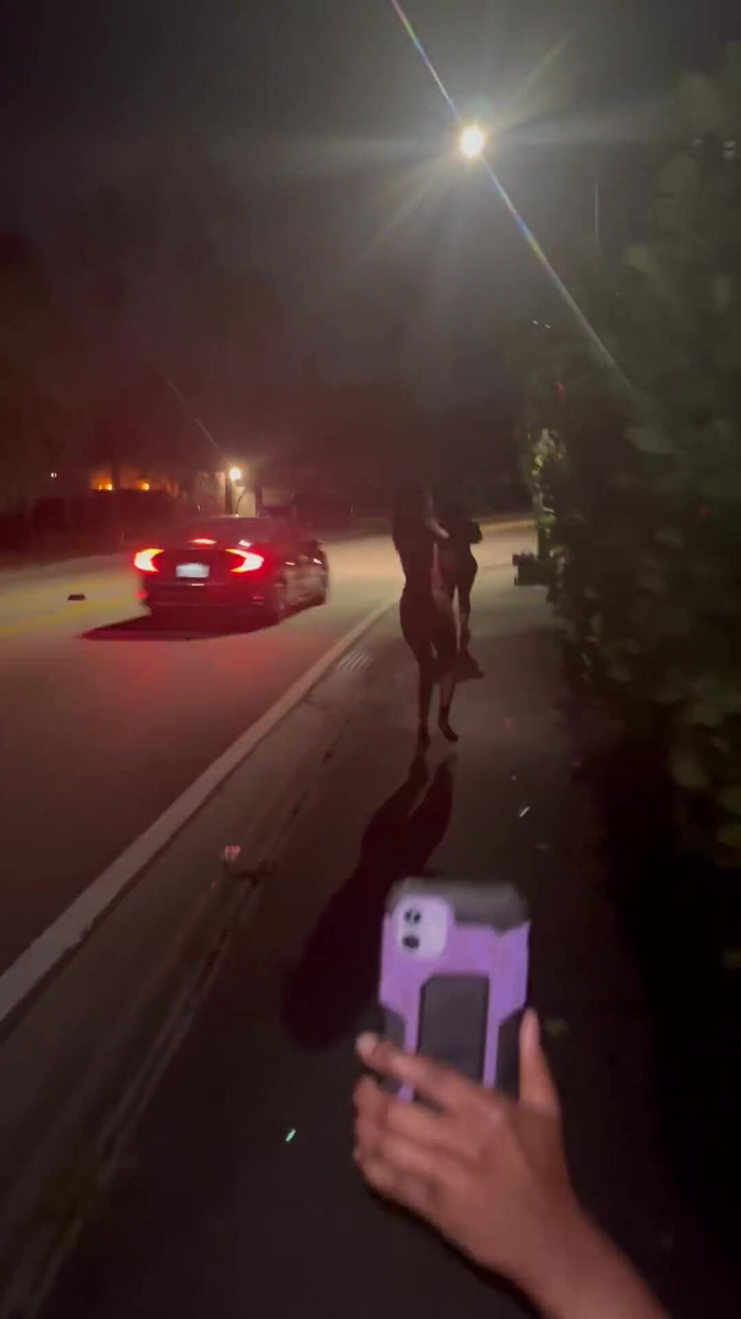 Florida thots film thmslvs on night-time naked stroll