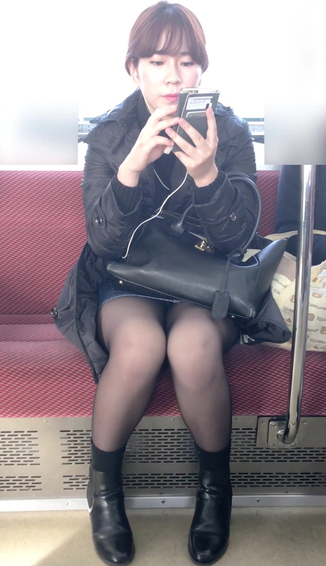 Japanese Lady Pantyhose Upskirt - video 160 - ThisVid.com