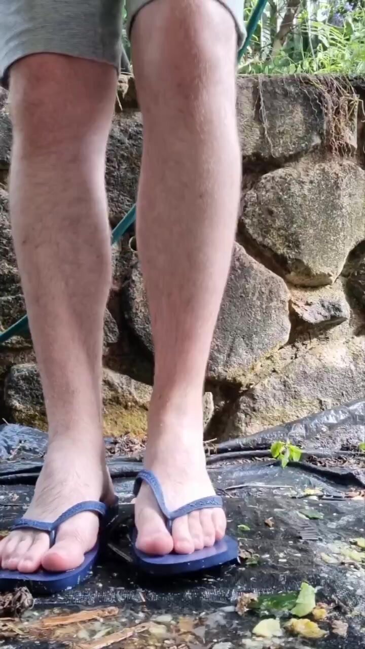 Outdoor flip flops - ThisVid.com