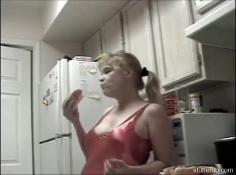 Bulimic Girls Puke Vomit Porn - Bulimic binge and purge - video 3 - ThisVid.com