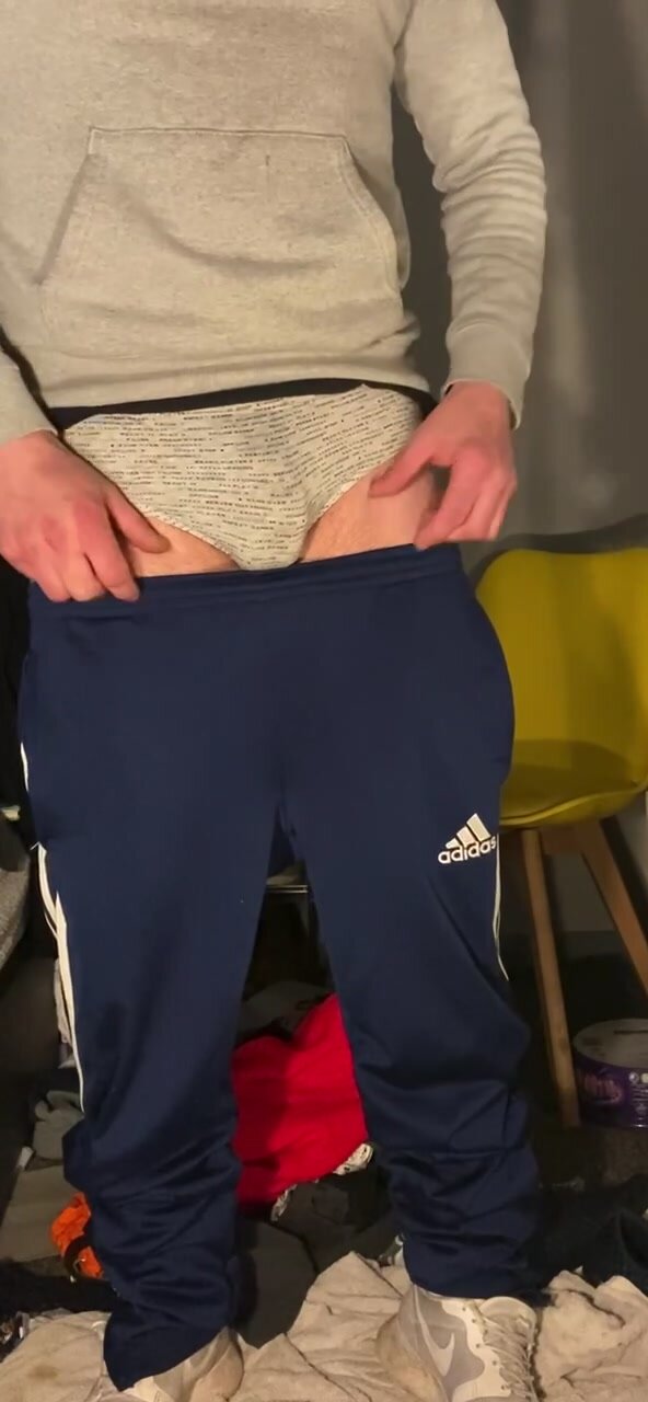 Adidas Joggers Porn - Wetting adidas - ThisVid.com em inglÃªs