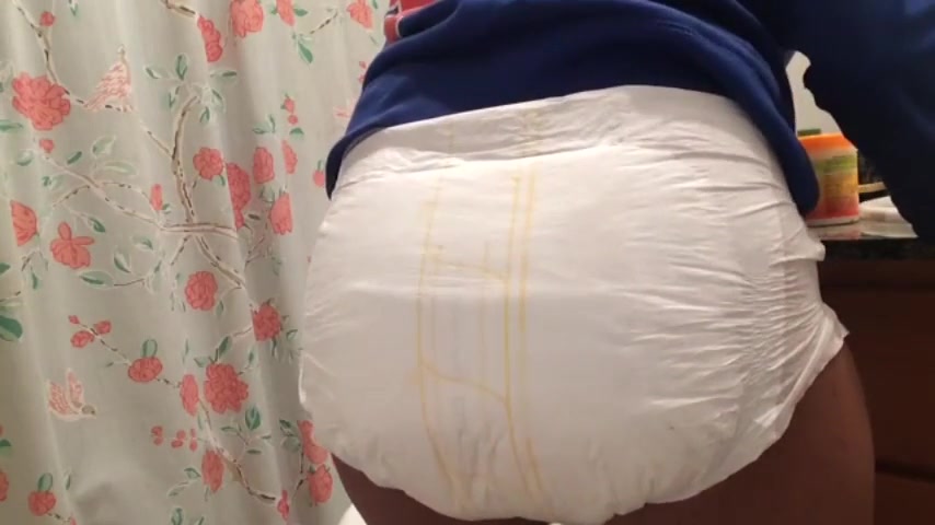 Messy diaper twerking