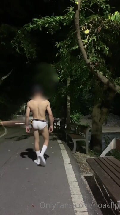 He had a public masturbation at midnight ThisVid com 日本語で 
