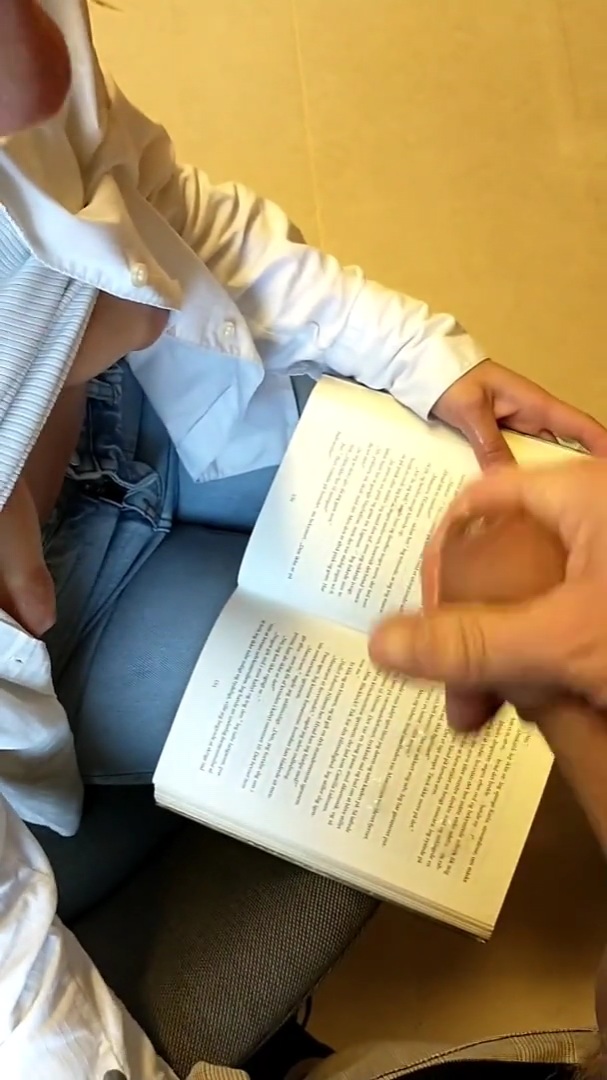 Blowjob in a library, cum on a book - ThisVid.com em inglÃªs