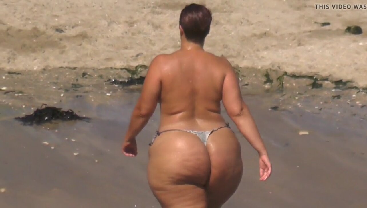 THE ULTRA THICK DAM NEAR NAKED MILF BEACH CANDID
