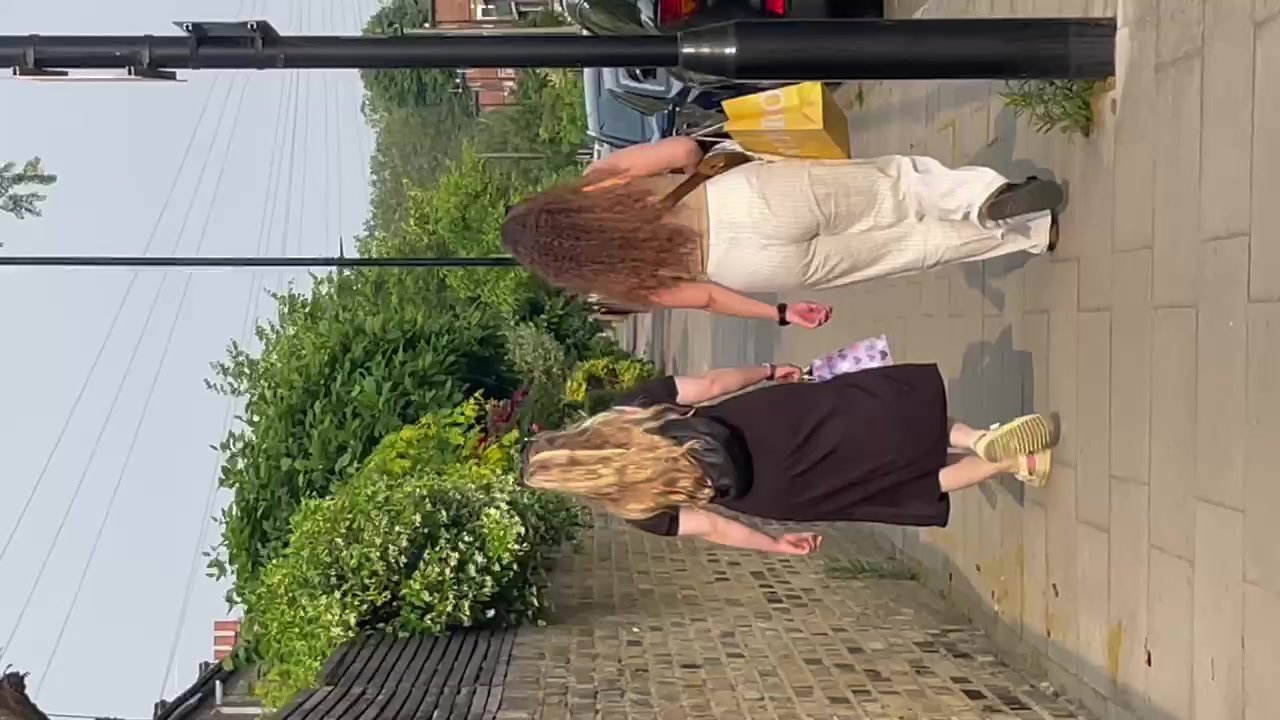 Thick brunette pawg ass walking in public - ThisVid.com