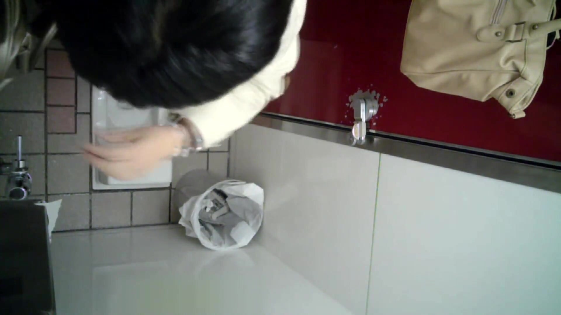 Japanese Ladies Toilet Voyeur - video image image